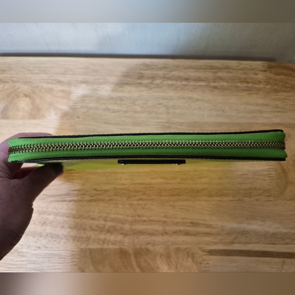 Kate Spade Apple Green Leather Wallet - Picture 7 of 11